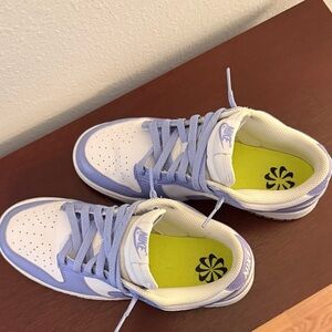 Nike Women's White and Purple Sneakers